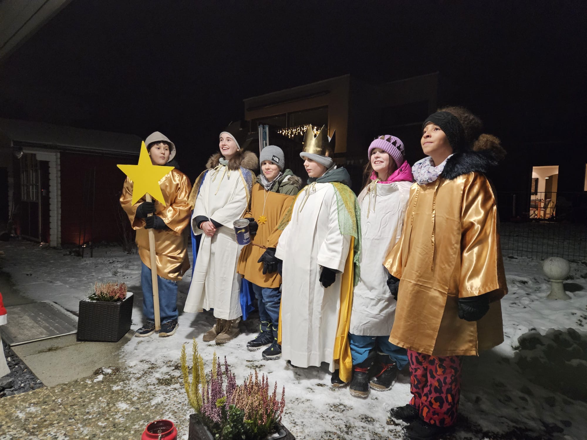 e1124a1f-615a-4f4a-85c9-2b35ec5e875b e1124a1f-615a-4f4a-85c9-2b35ec5e875b